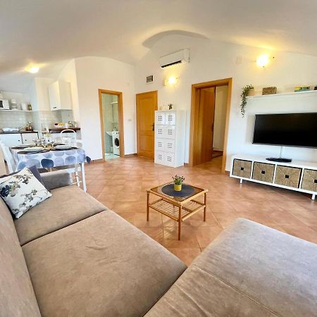 Apartments Ladonja メドゥリン エクステリア 写真